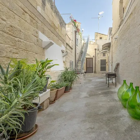 La Corte Della Zia Santa - Lecce * San Cesario di Lecce